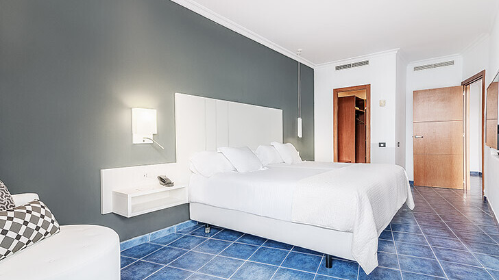 Double Superior Front Sea View 